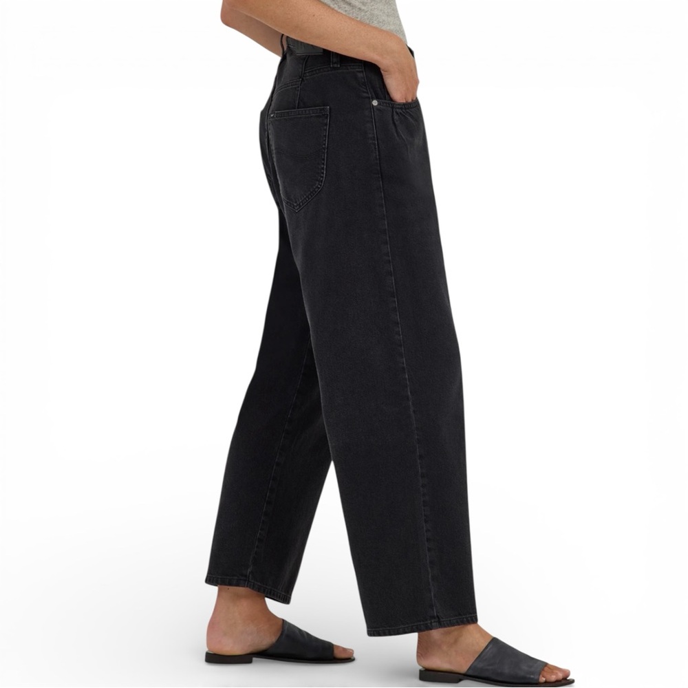 Lee Black Button Fly Loose Fit Ankle Jeans Size 28